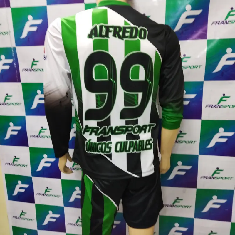 PC m larga - D (4).webp