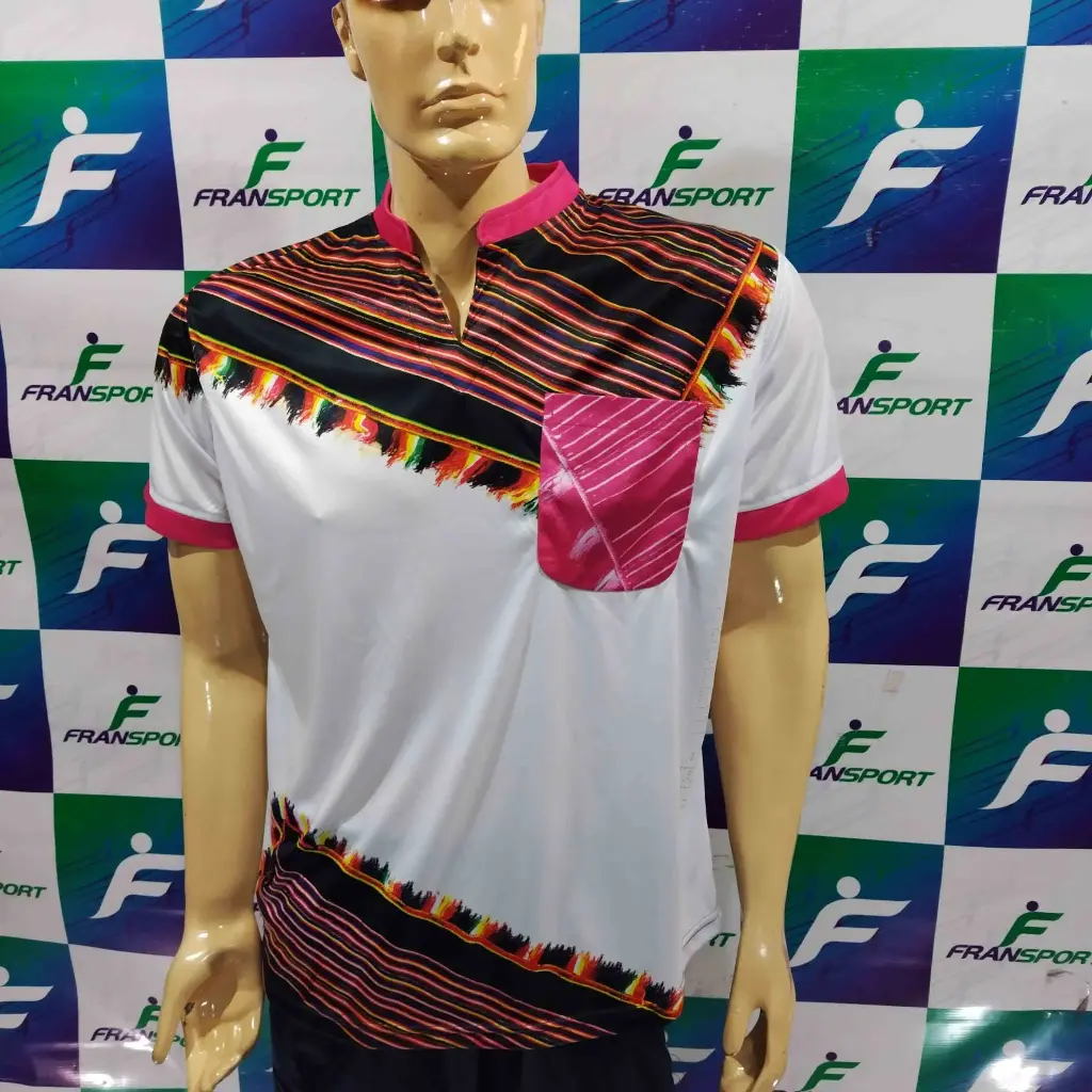 Polera Pujllay Color blanco y fuxia (Talla L, Molde Clasico, Manga corta)