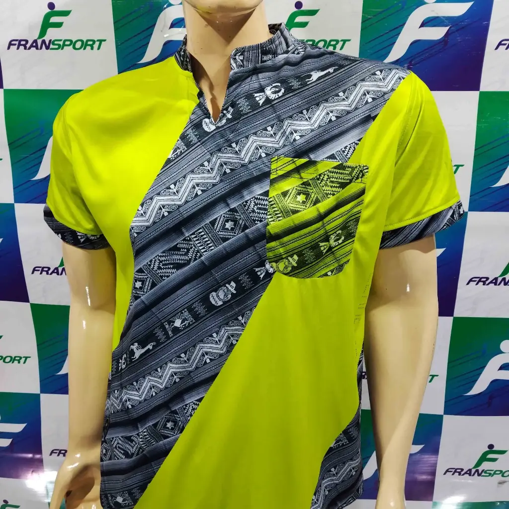 Polera Llamerada Color verde (Talla L, Molde Clasico, Manga corta)
